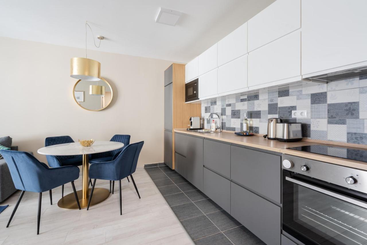 Navy Angel Apartment With Balcony Budapest Esterno foto