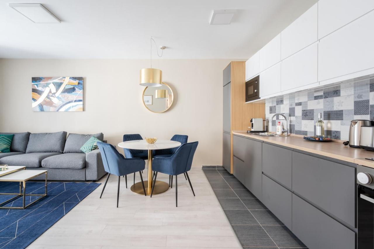 Navy Angel Apartment With Balcony Budapest Esterno foto